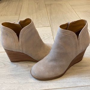 lucky brand woman’s booties